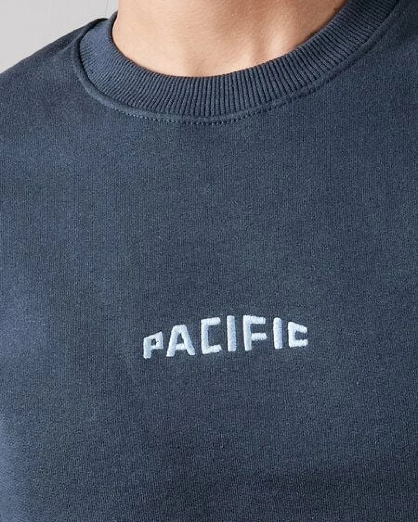 FANTASTIC REALITY STUDIOS PACIFIC SWEATSHIRT – Bio-Baumwolle, Unisex – Ansicht 4