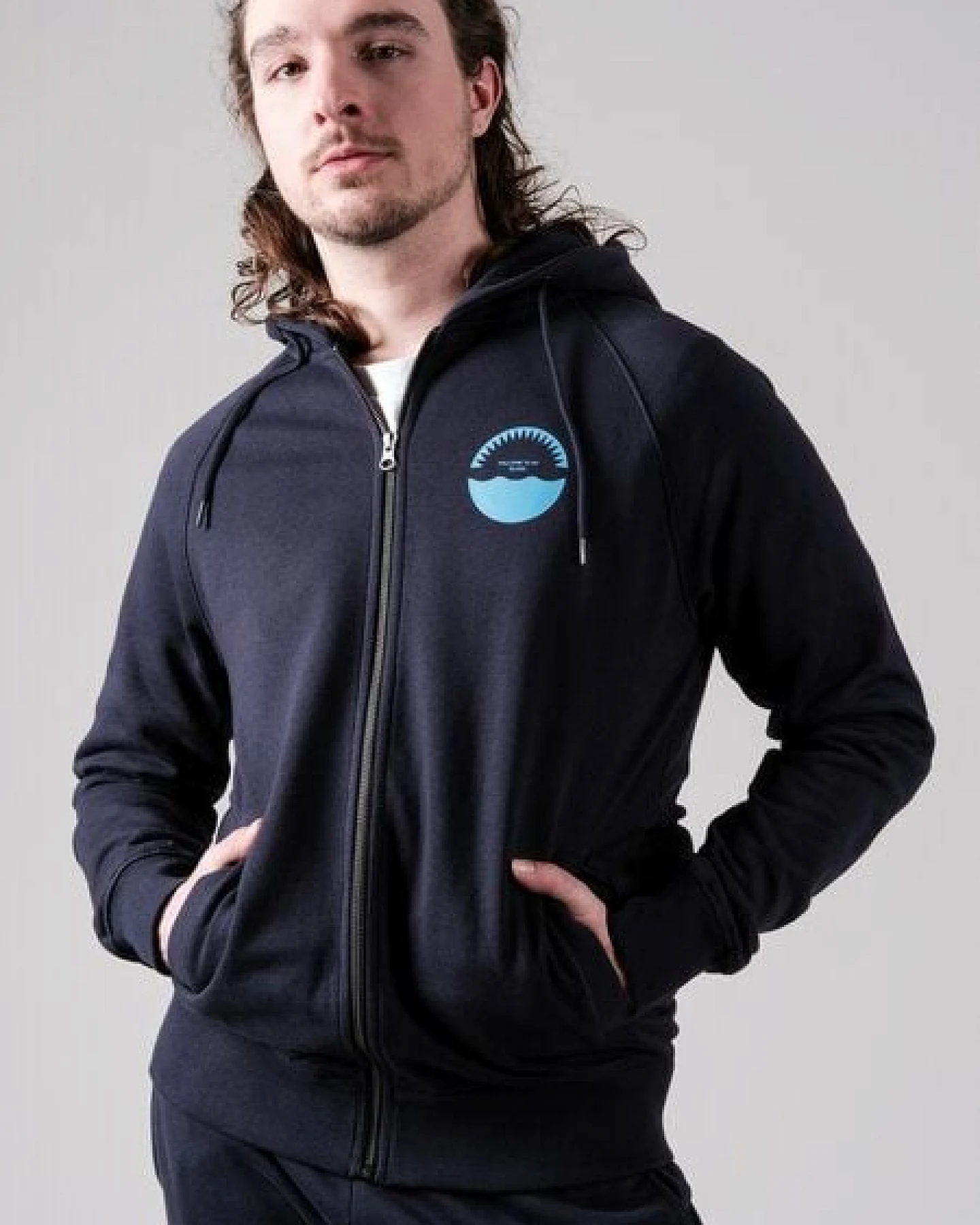 FANTASTIC REALITY STUDIOS WELCOME ZIP-UP HOODIE – Bio-Baumwolle, Unisex – Ansicht 4