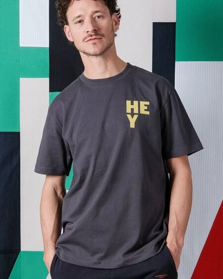 FANTASTIC REALITY STUDIOS HEY BOXY FIT T-SHIRT – Bio-Baumwolle, Unisex