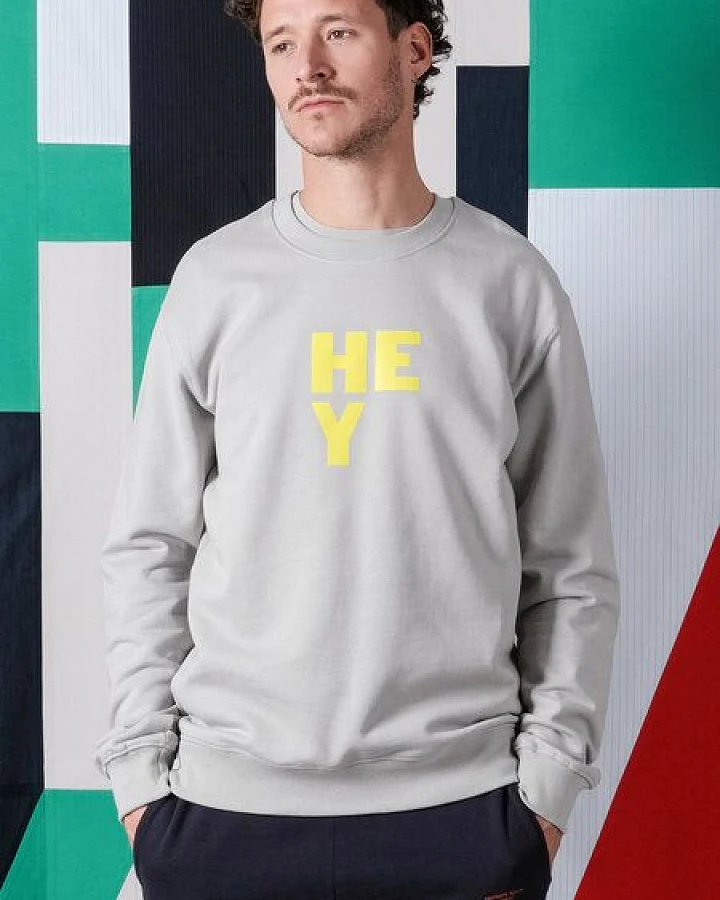 FANTASTIC REALITY STUDIOS HEY SWEATSHIRT – Bio-Baumwolle, Unisex
