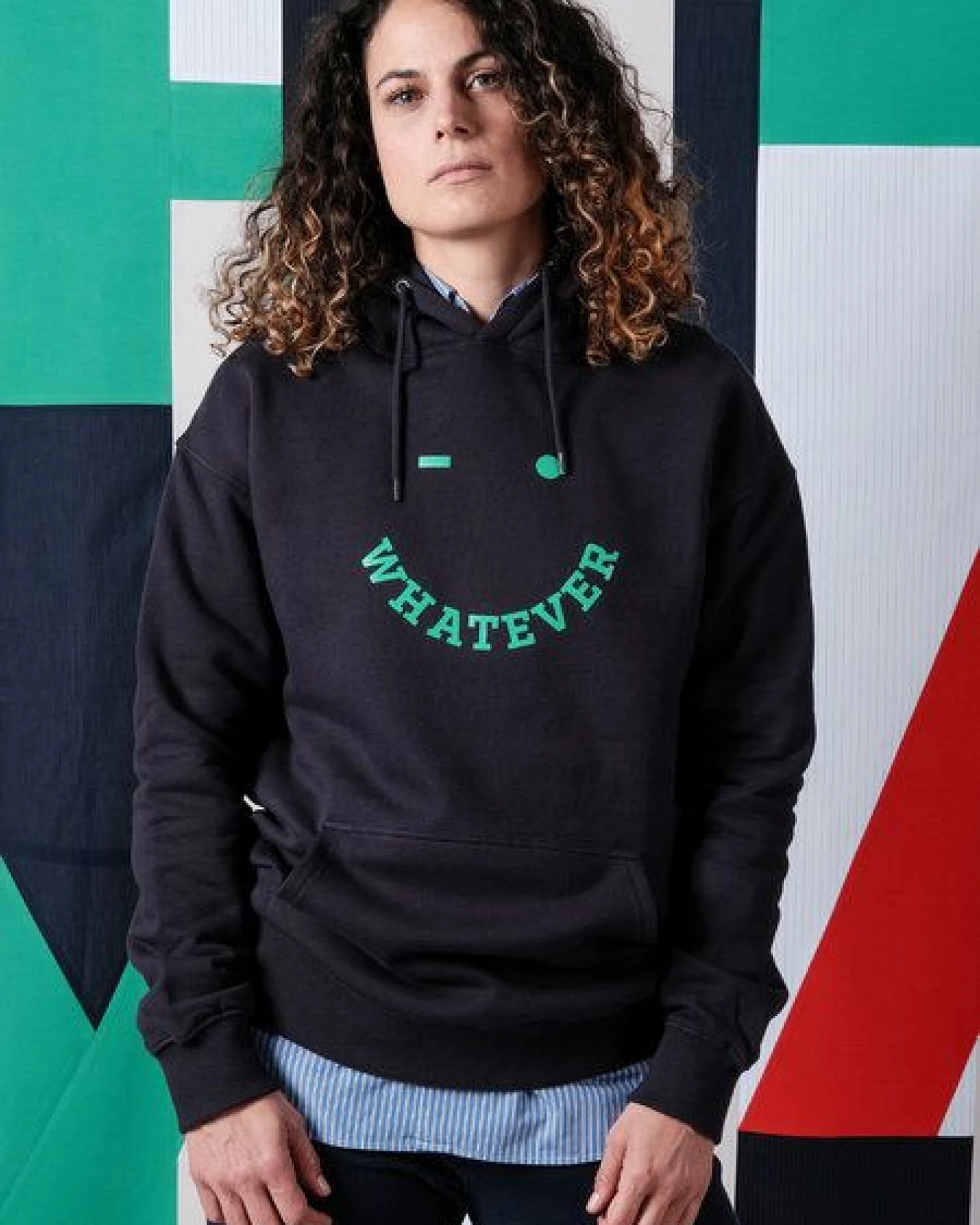 FANTASTIC REALITY STUDIOS WHATEVER BOXY FIT HOODIE – Bio-Baumwolle, Unisex – Ansicht 4