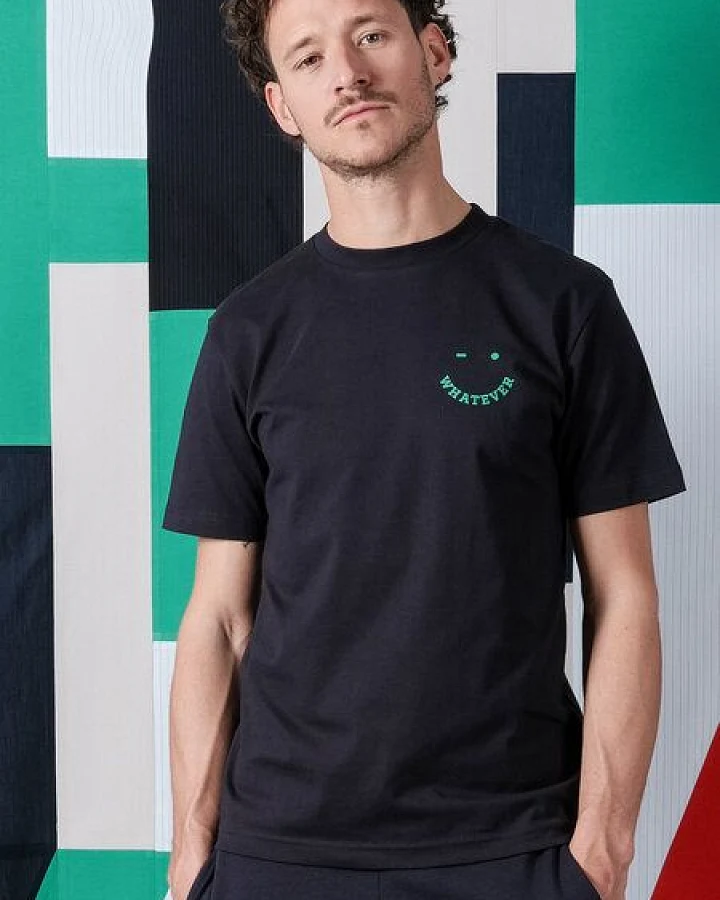 FANTASTIC REALITY STUDIOS WHATEVER BOXY FIT T-SHIRT – Bio-Baumwolle, Unisex