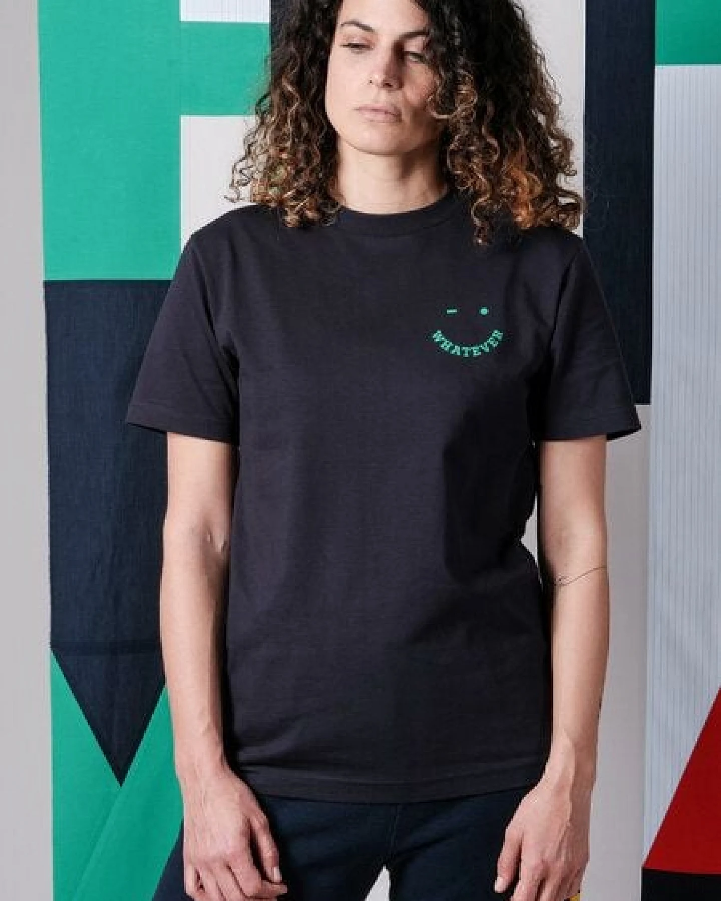 FANTASTIC REALITY STUDIOS WHATEVER BOXY FIT T-SHIRT – Bio-Baumwolle, Unisex – Ansicht 4