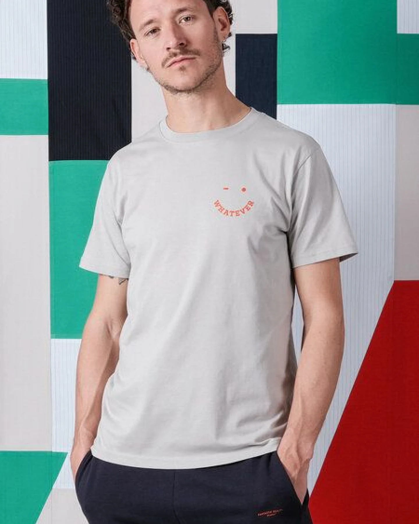 FANTASTIC REALITY STUDIOS WHATEVER T-SHIRT – Bio-Baumwolle, Unisex – Ansicht 2