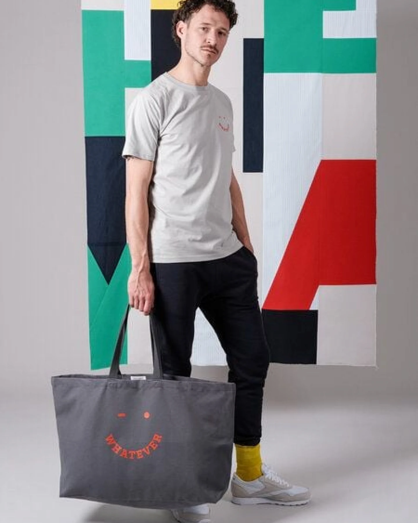 FANTASTIC REALITY STUDIOS WHATEVER T-SHIRT – Bio-Baumwolle, Unisex – Ansicht 4