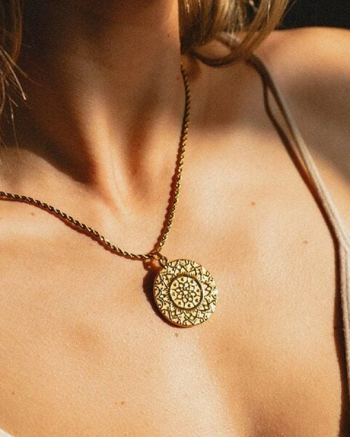 Divasya Halskette mit Mandala Anhänger