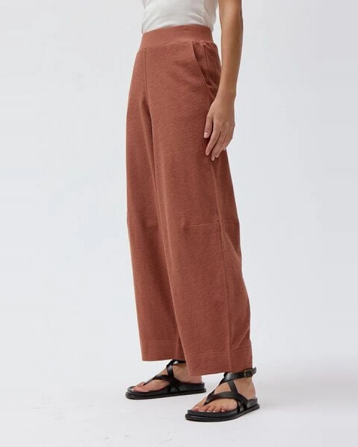 People Wear Organic Barrel Hose, uni braun, Bio-Baumwolle, 7/8 Länge