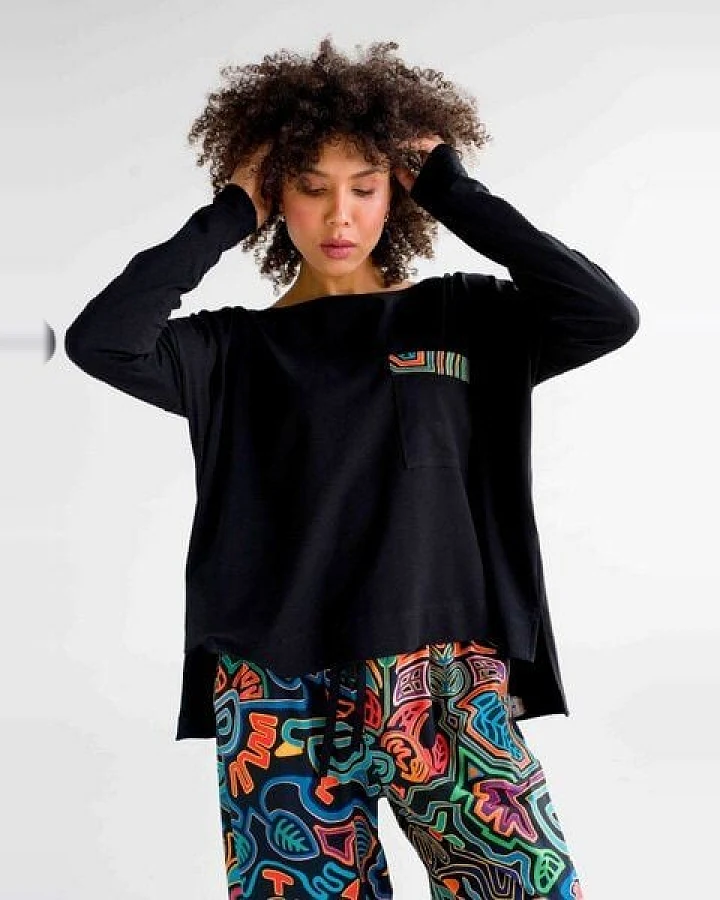 Sweatshirt Comfort – Bio-Baumwolle – mit KOKOworld-Print & Tasche – ideal für Alltag, Büro & Homewear – perfekt kombinierbar mit Lazy-Hose – Fair Fashion aus der EU