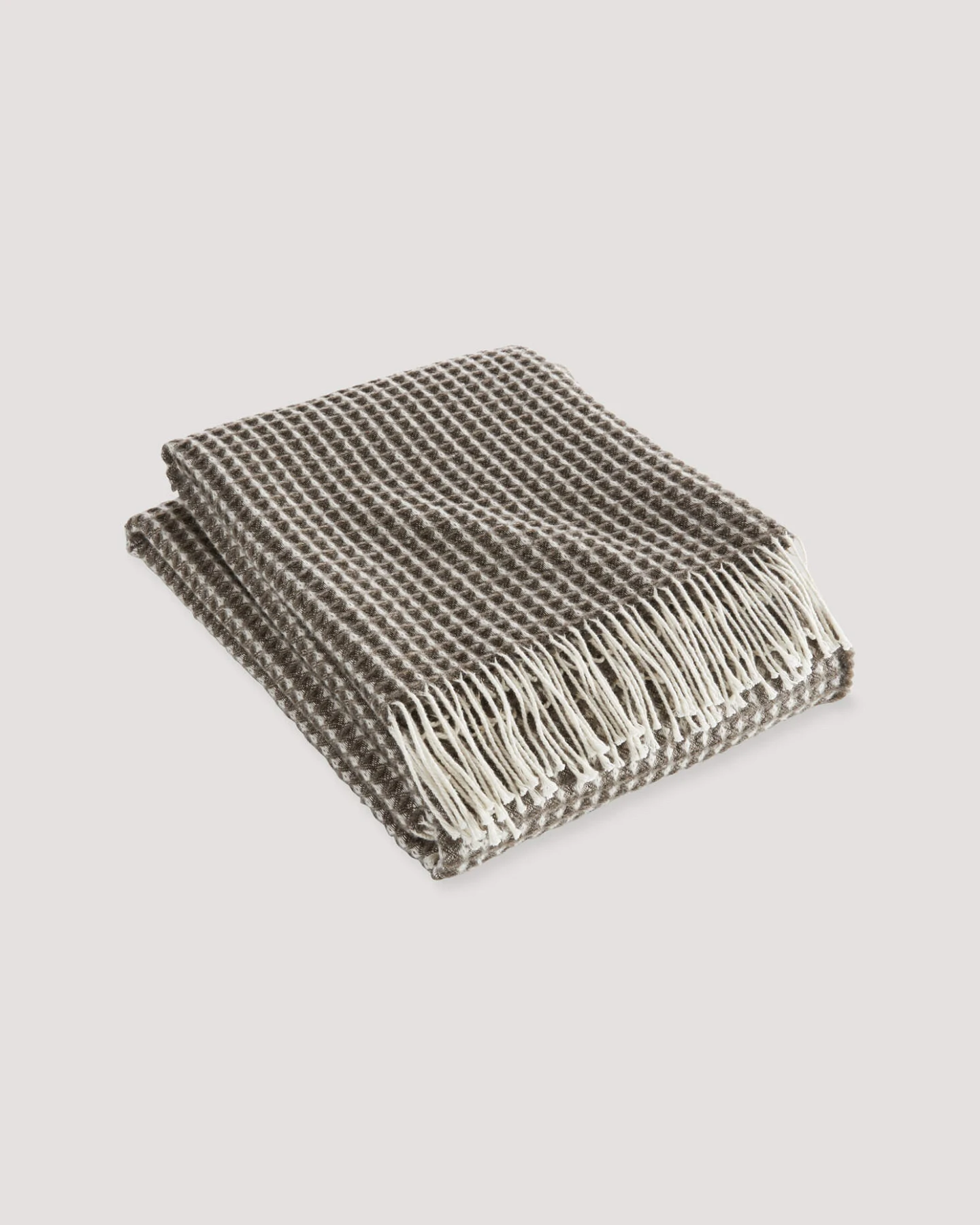 hessnatur Wollmix Waffle Plaid YARA aus Bio-Lambswool mit Bio-Baumwolle - braun - Größe 130x180 cm – Ansicht 2
