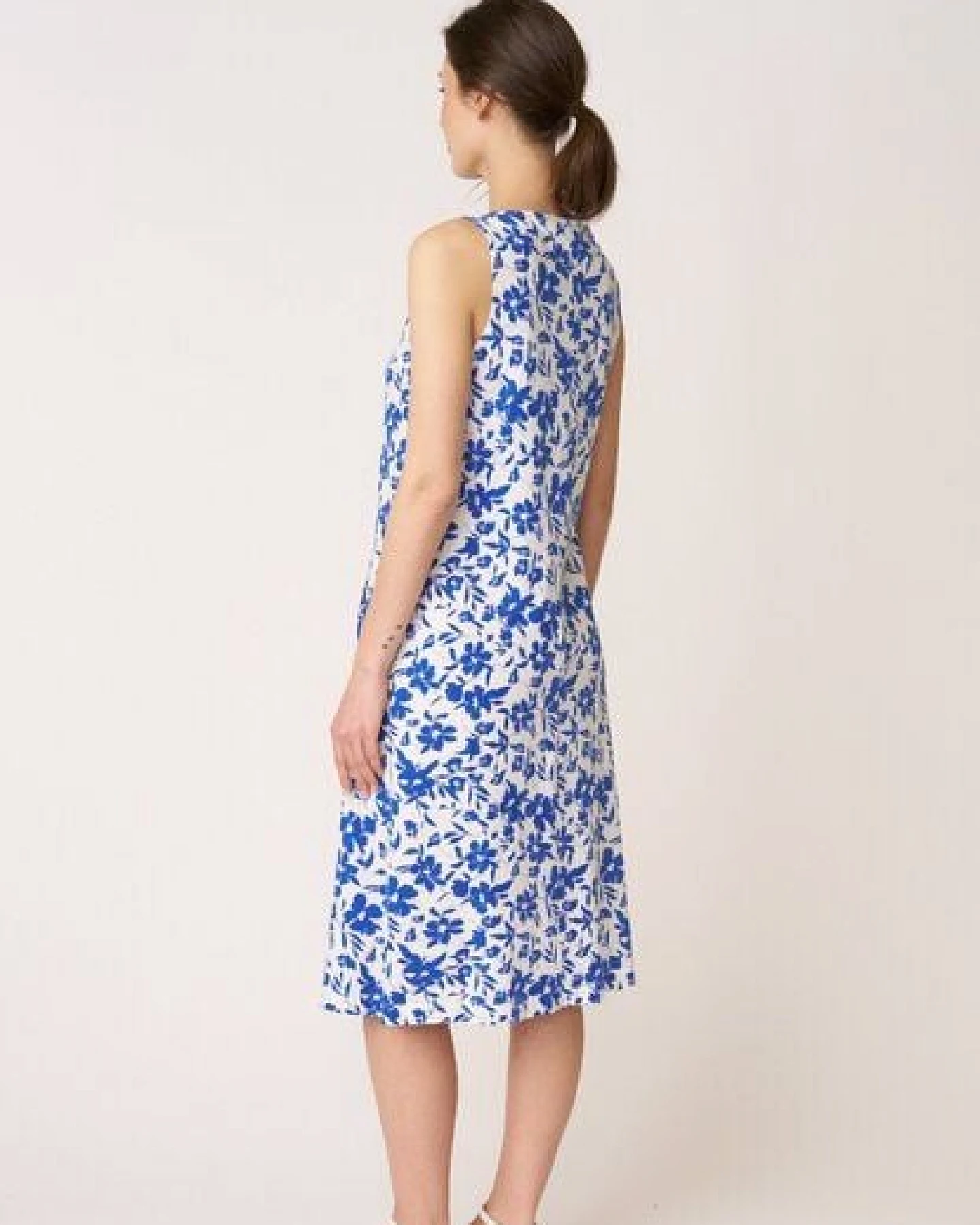 LANA Organic Sommerkleid mit Blumen, Modell Daphne – Ansicht 4