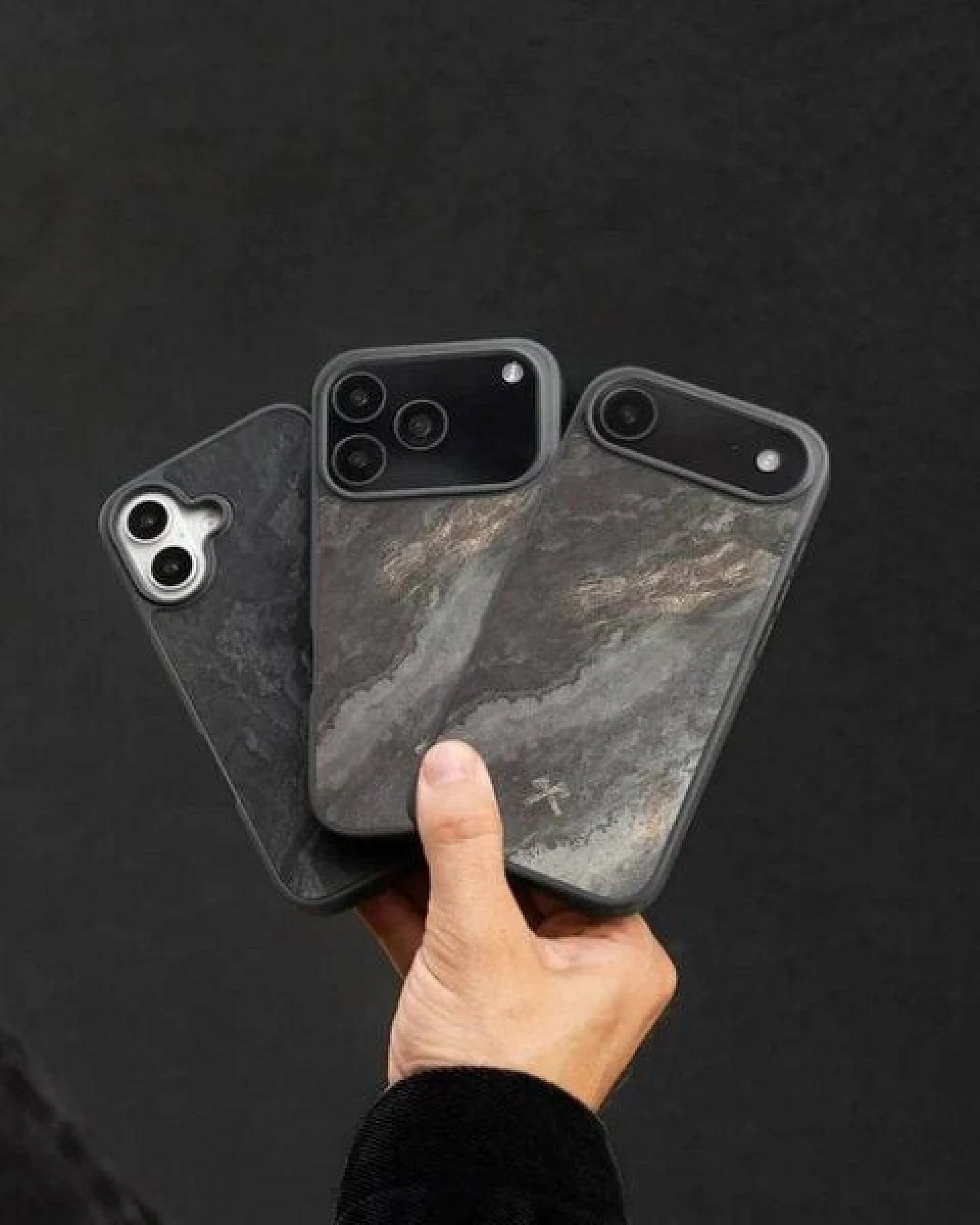 Woodcessories - iPhone Hülle mit Magnet kompatibel mit MagSafe, magnetische Ladefunktion – Ansicht 2