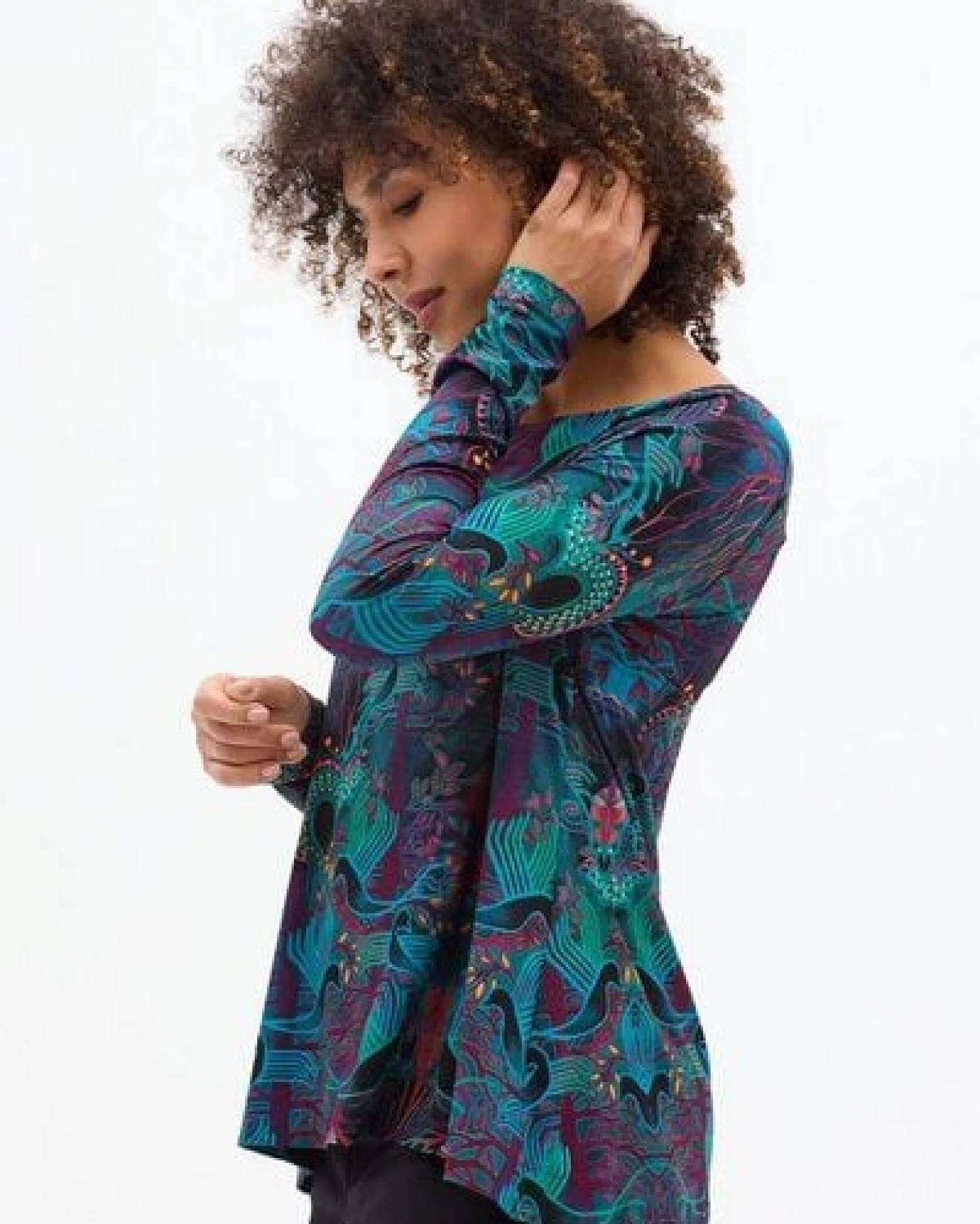 Bluse Yasira – Viskose EcoVero – A-Linien-Schnitt – Vorne kürzer, hinten länger – fair & nachhaltig in EU produziert – KOKOworld – Ansicht 4