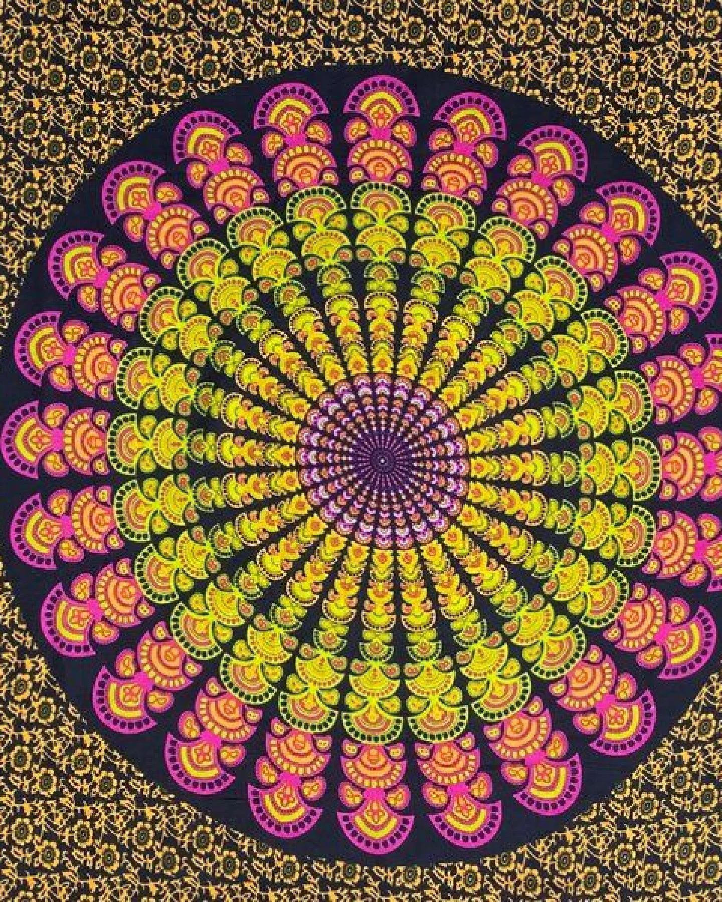 Der Lindwurm Sarong- Mandala – Ansicht 2
