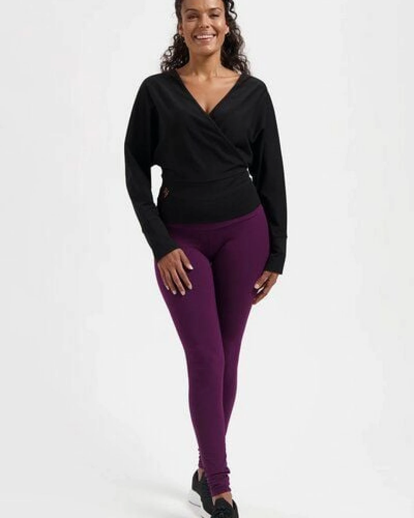 Urban Goddess Ala Yoga Longsleeve Wrap Top – Ansicht 4