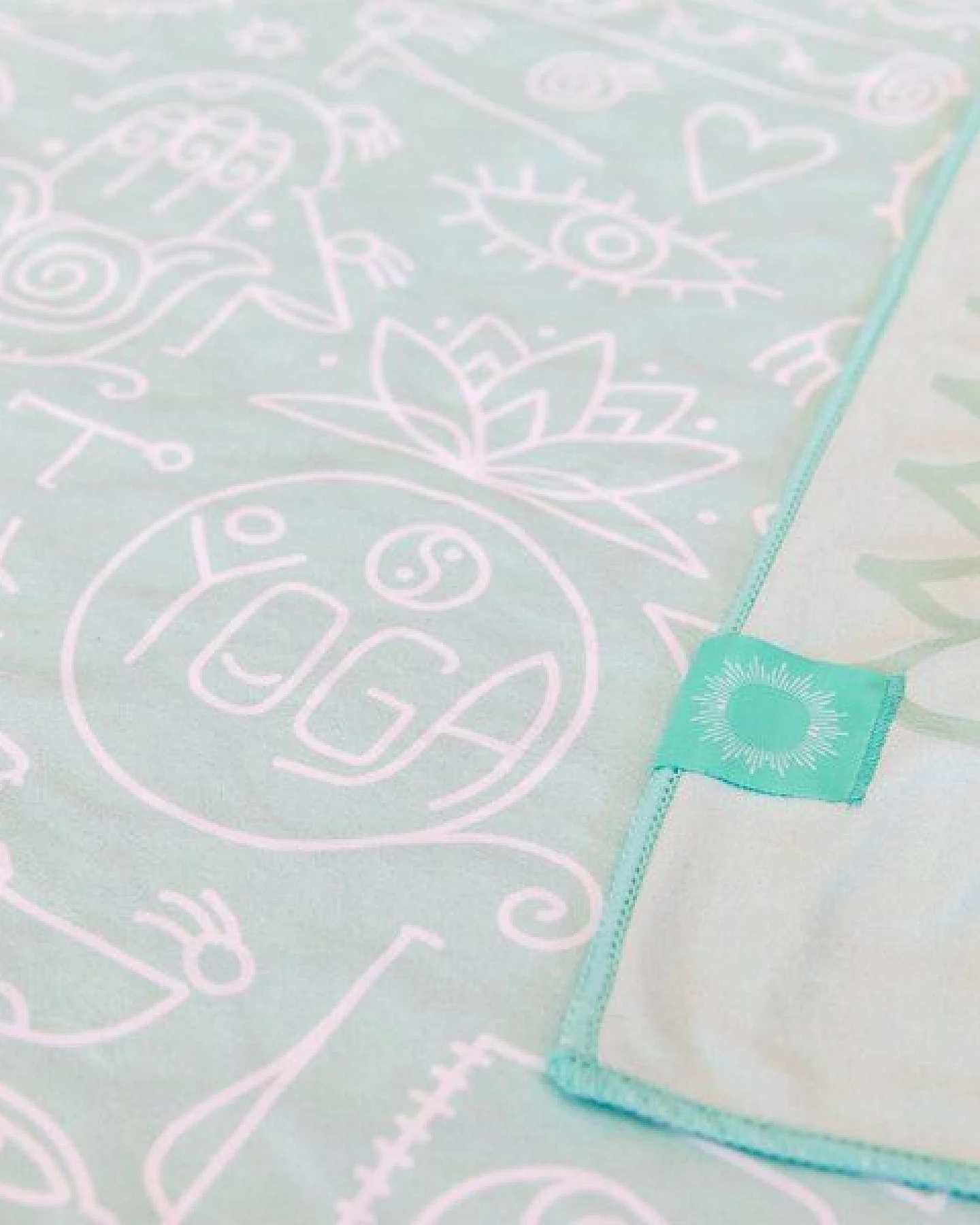 Divasya Rutschfestes Yoga Handtuch im 2er-Set – Ansicht 4