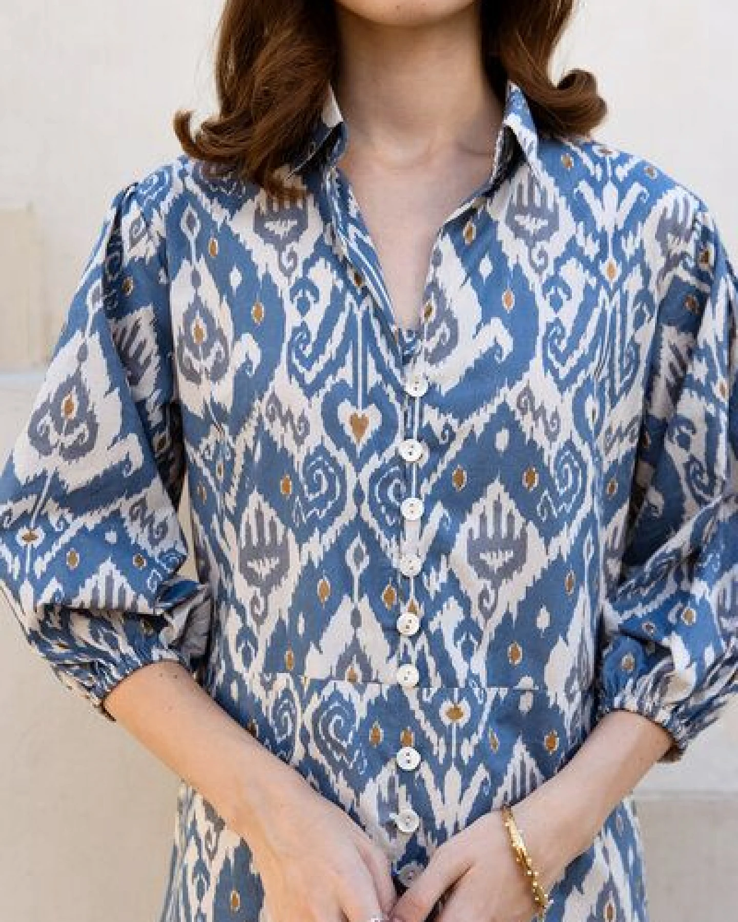 Haus of Namaste Kleid aus Bio-Baumwolle – handbedruckt im Ikat-Stil mit Taschen – Ansicht 2