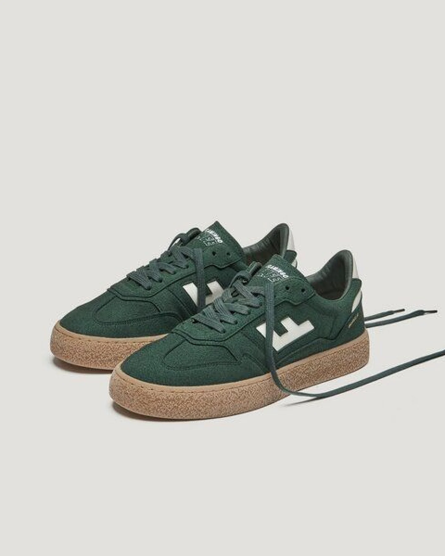 Flamingos' Life Sneaker - Burela Bold Hairy Suede Everglade – Ansicht 2
