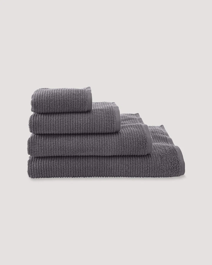 hessnatur Frottier Handtuch Rippstruktur aus Bio-Baumwolle - grau - Größe 30x50 cm