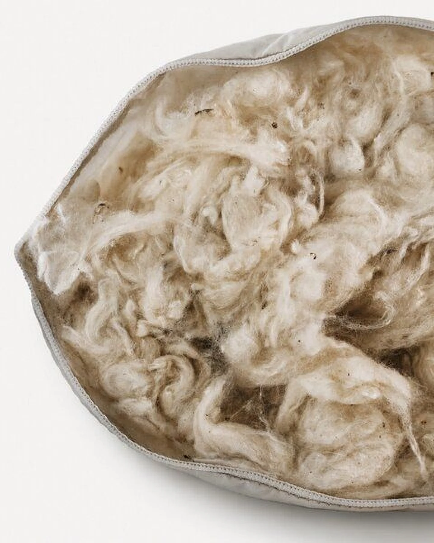 Slāf Kapok Sofakissen mit Cordbezug in grün BIO – Ansicht 2