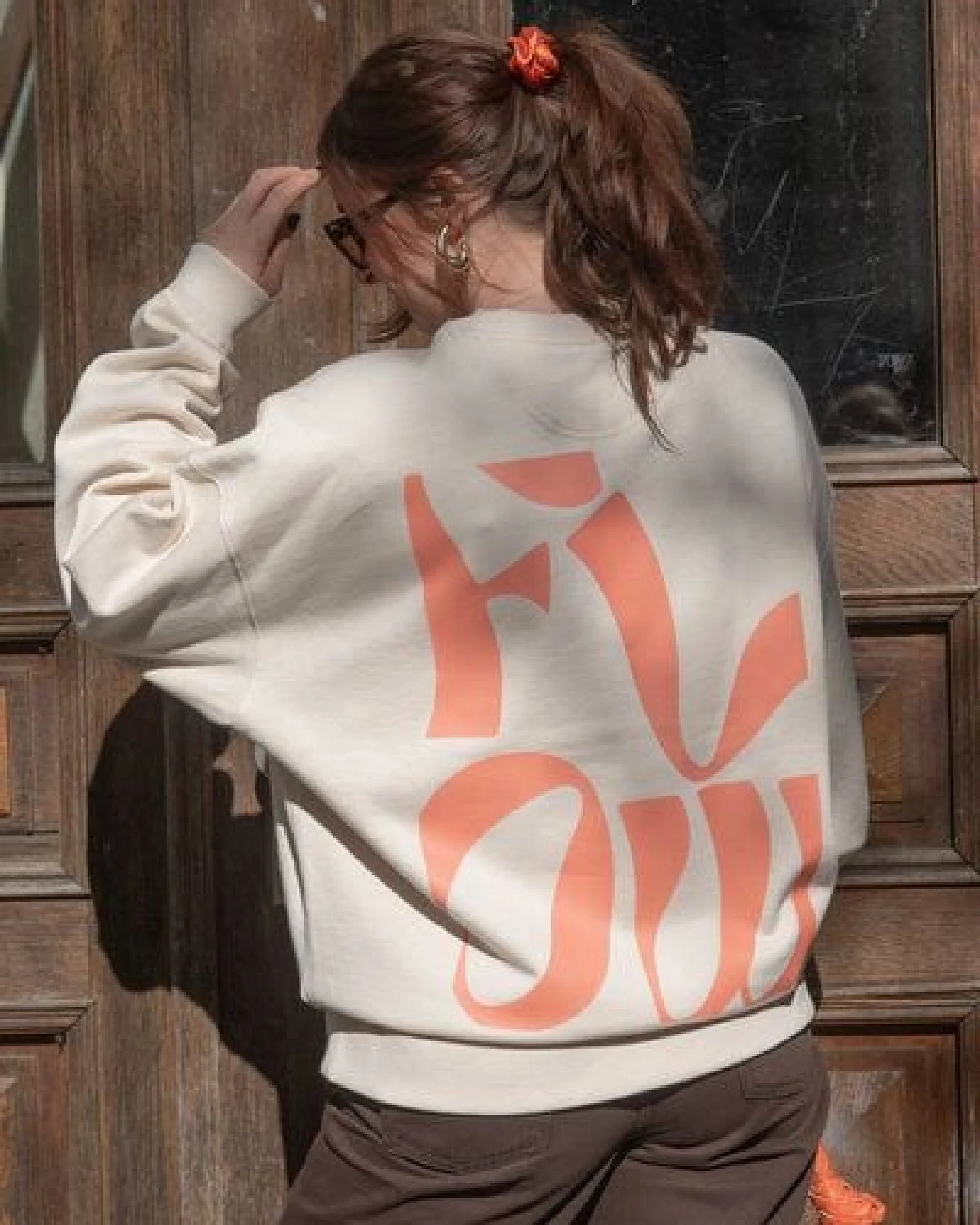LITSCHI DESIGNS RELAXED SWEATER 'FLOW' AUS UNGEBLEICHTER BIOBAUMWOLLE – Ansicht 2