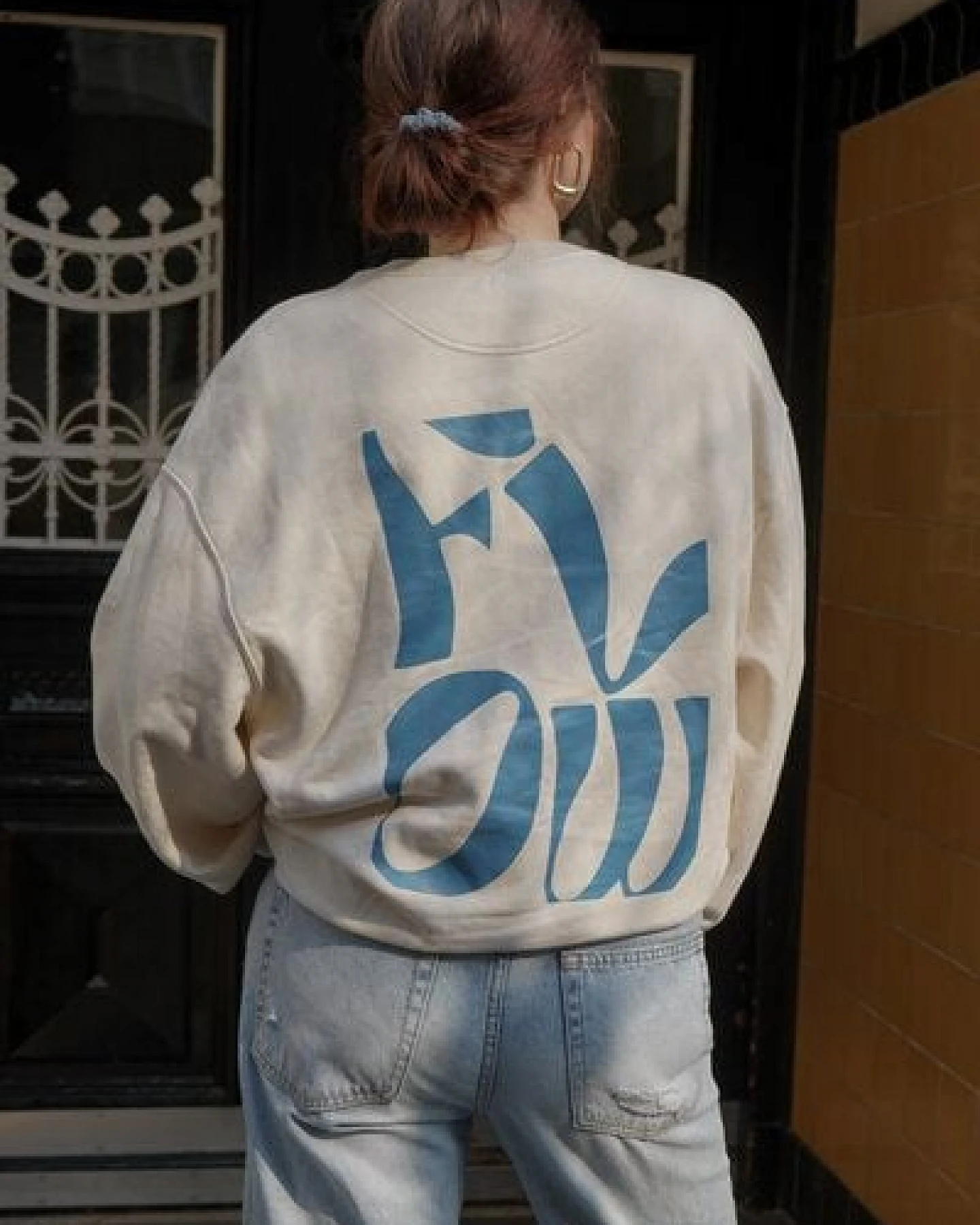 LITSCHI DESIGNS RELAXED SWEATER 'FLOW' AUS UNGEBLEICHTER BIOBAUMWOLLE – Ansicht 4
