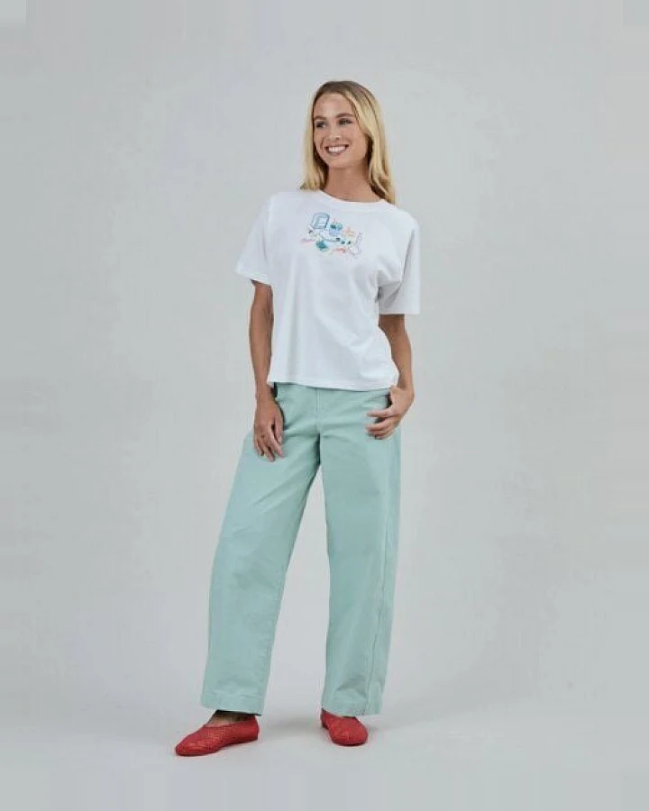 Brava Fabrics Chiringuito Embroidery Oversize T-Shirt Weiß
