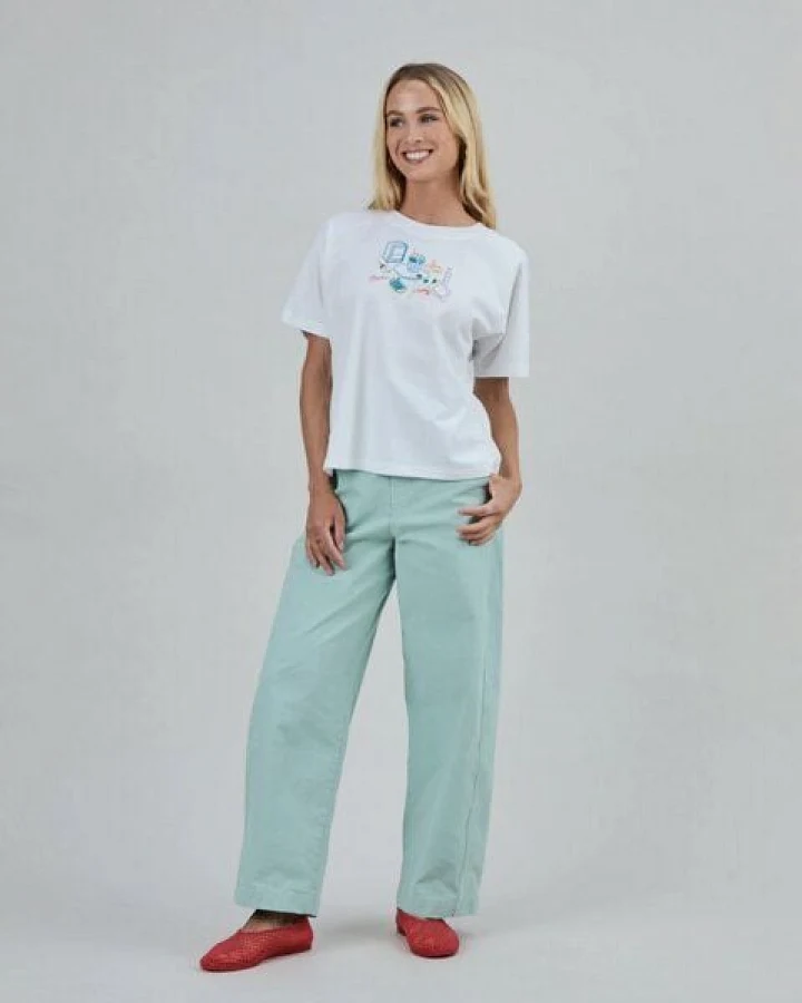 Brava Fabrics Chiringuito Embroidery Oversize T-Shirt Weiß