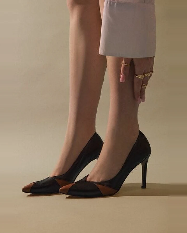 AGAZI IVO black & caramel – vegan heels made from mushroom and corn & wheat leather
