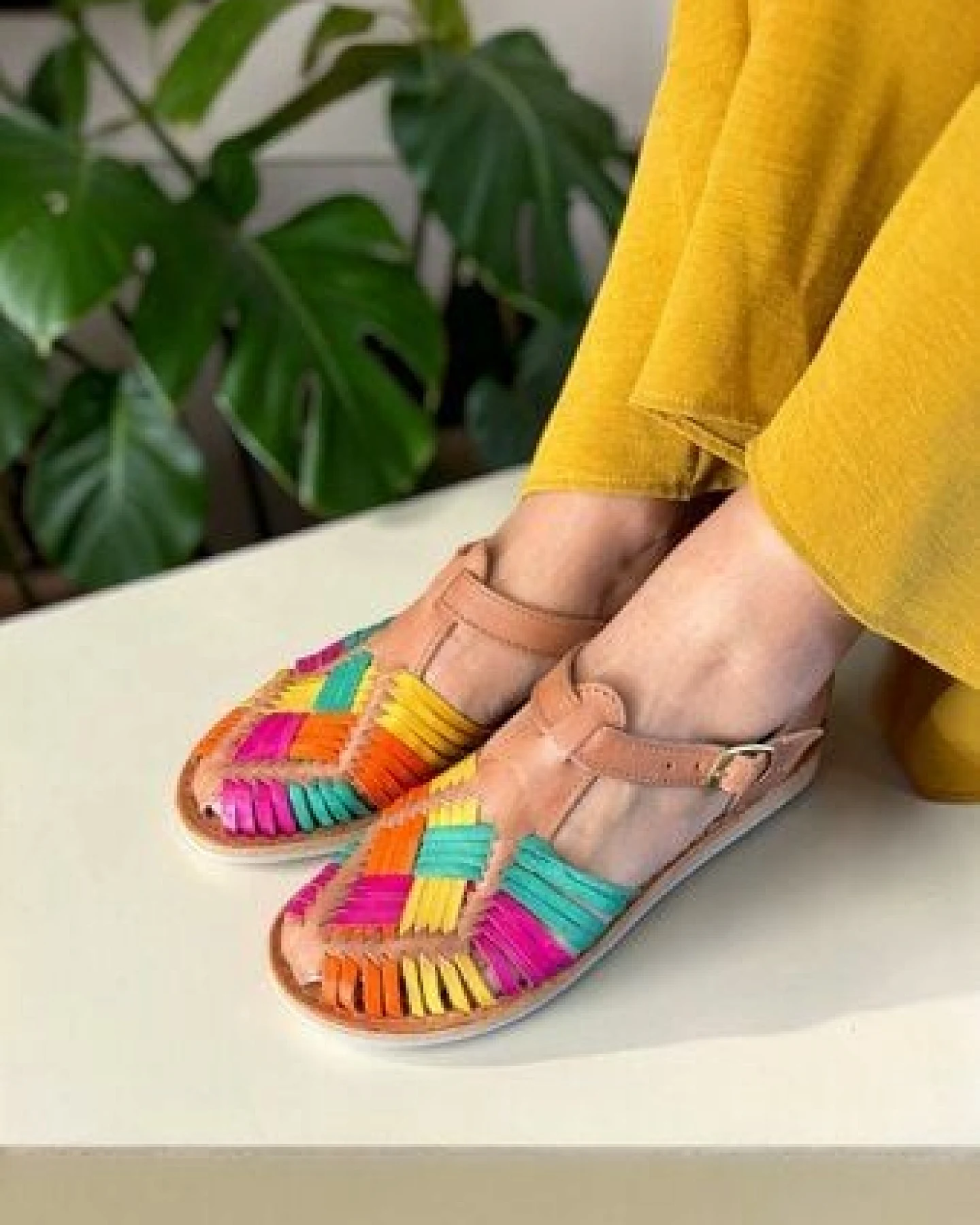 Salt and Sohle Leder Huarache Sandalen für Damen – Ansicht 2