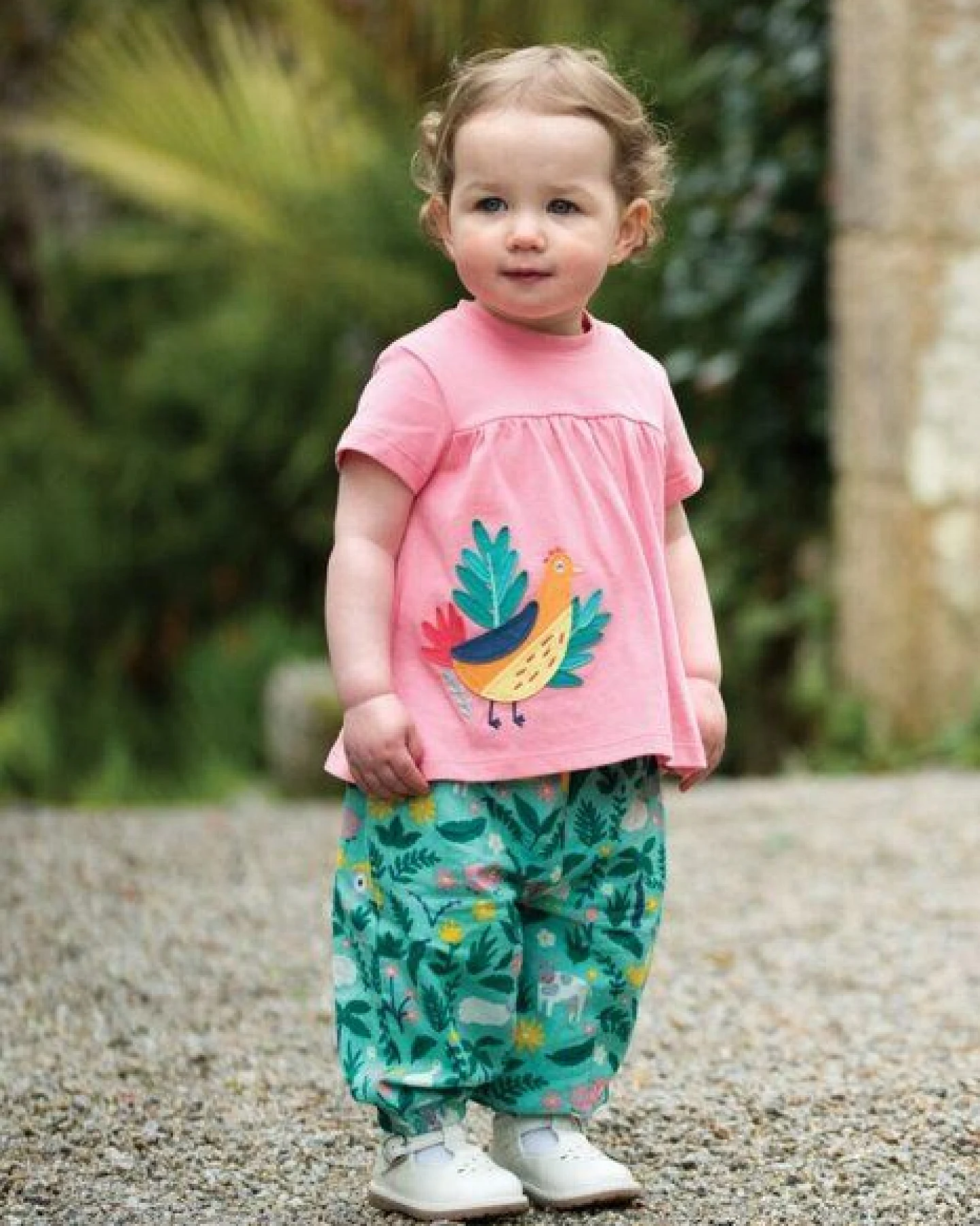 Frugi T-Shirt Fasan Guava Pink - Eva Applique Top – Ansicht 2