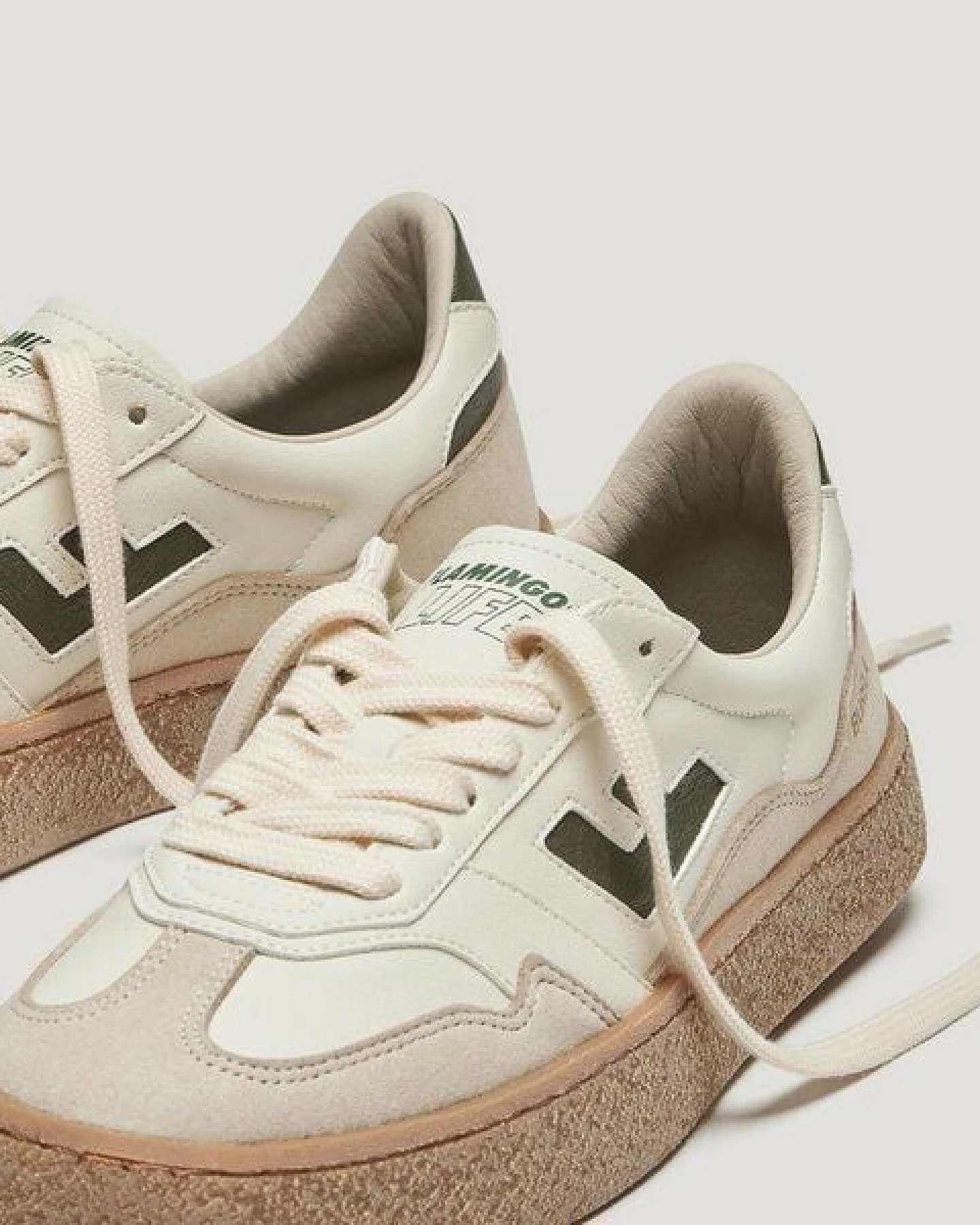 Flamingos' Life Sneaker - Burela Bold Olive – Ansicht 3