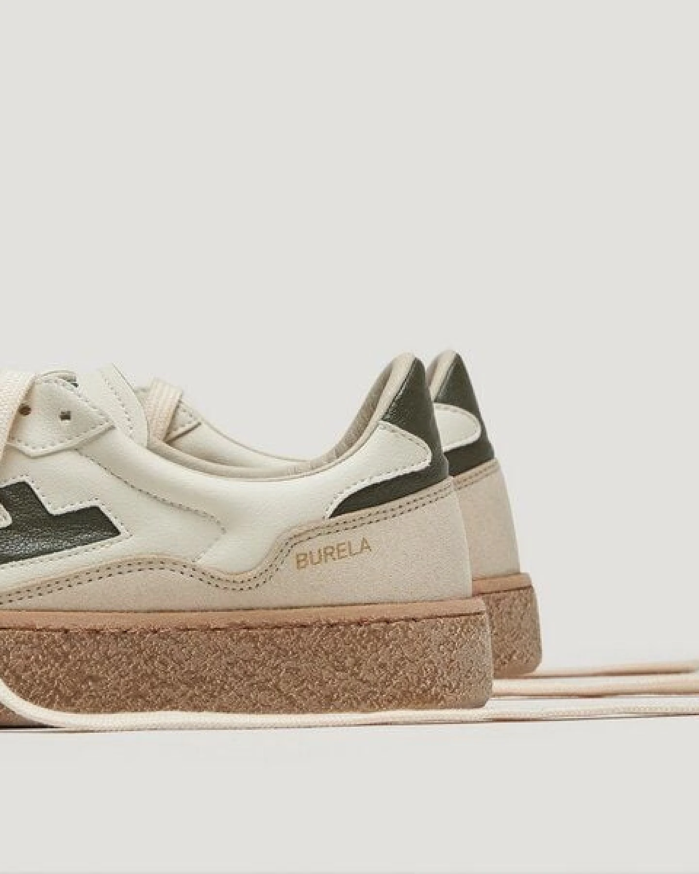 Flamingos' Life Sneaker - Burela Bold Olive – Ansicht 4