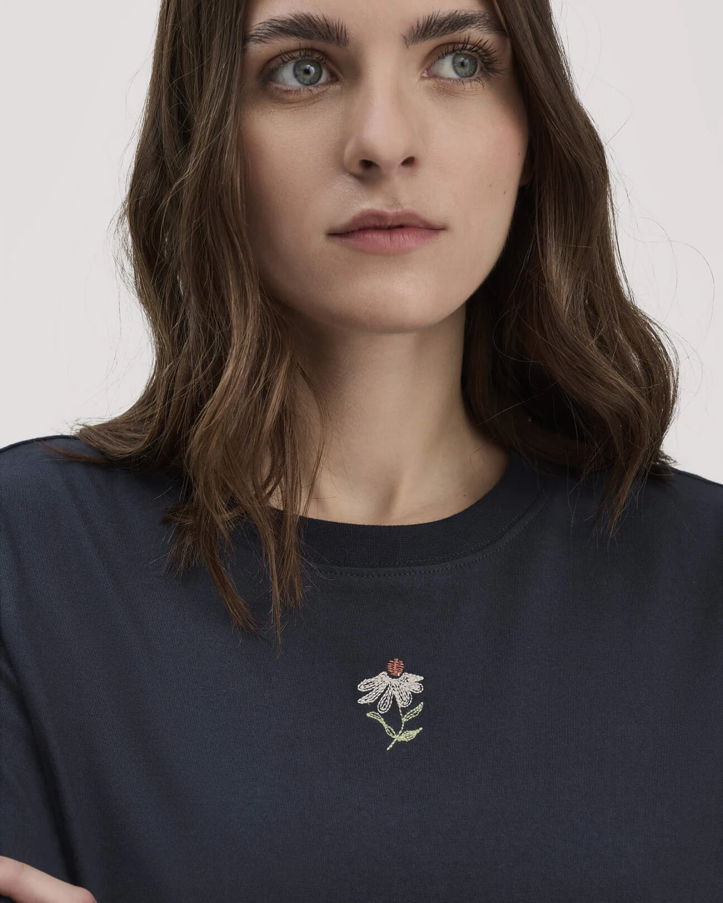 hessnatur Damen Print T-Shirt Relaxed aus Bio-Baumwolle - blau - Größe 34 – Ansicht 4