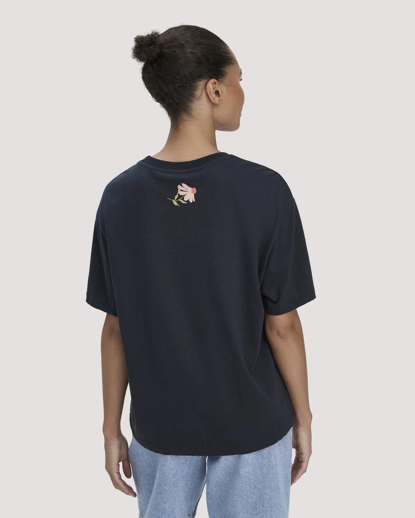hessnatur Damen Print T-Shirt Oversize aus Bio-Baumwolle - blau - Größe S – Ansicht 3