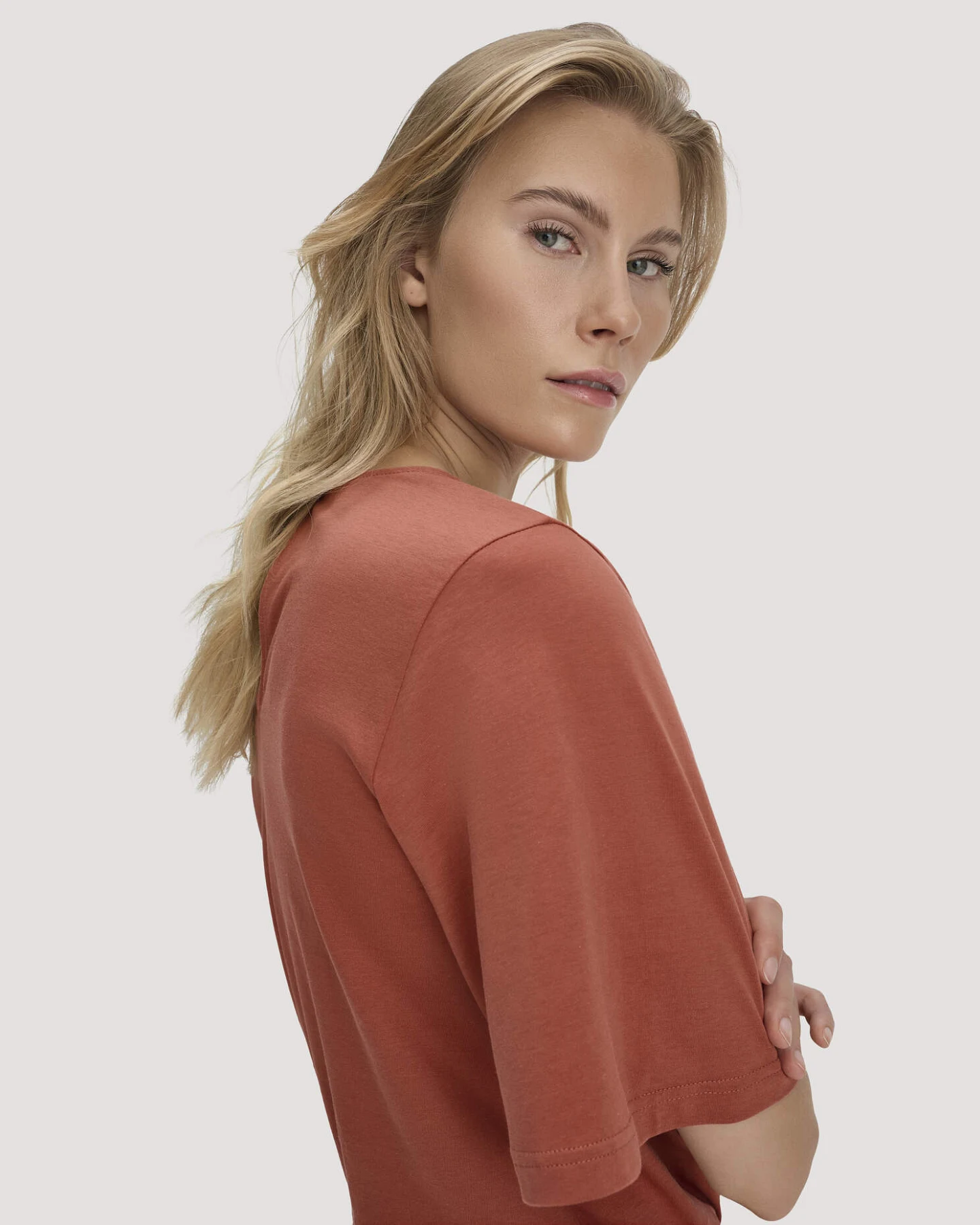 hessnatur Damen Jersey Overall Relaxed aus Bio-Baumwolle - braun - Größe 36 – Ansicht 3