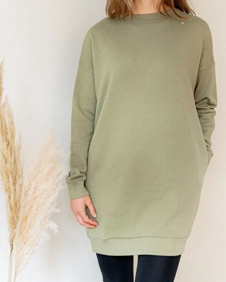 simply love it. Cozy Long Sweatshirt mit Taschen oliv aus reiner Bio-Baumwolle