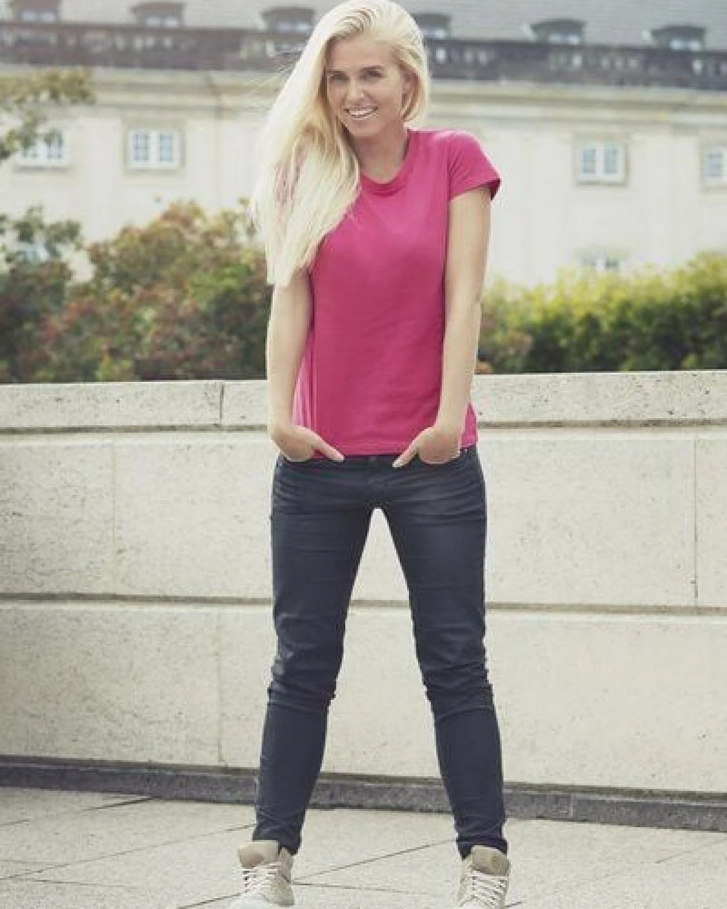 Neutral® - 3FREUNDE Frauen Fit T-Shirt – Ansicht 4