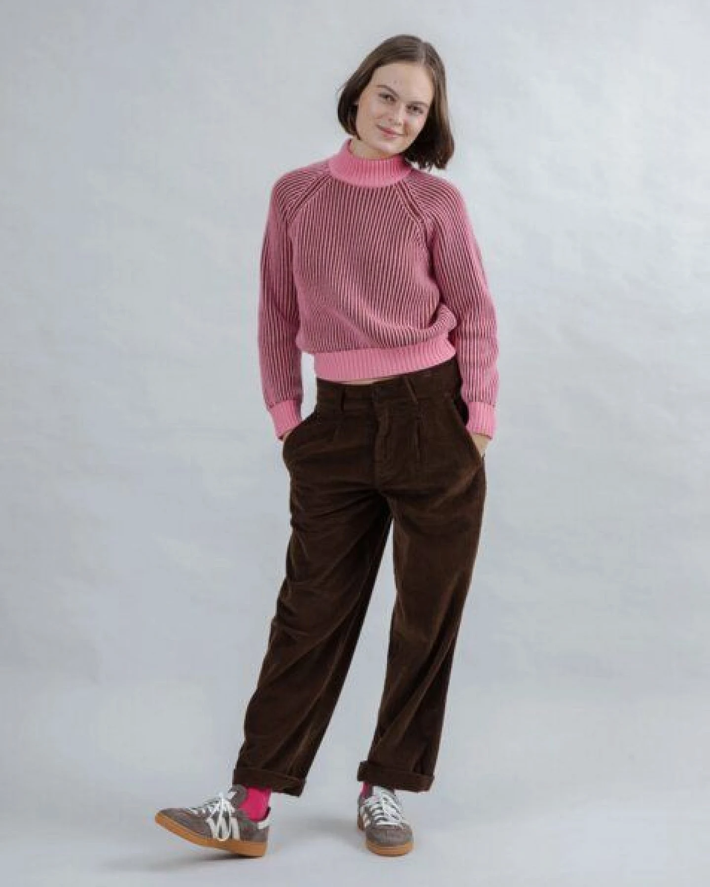 Brava Fabrics Corduroy Faltenhose Schokolade – Ansicht 3