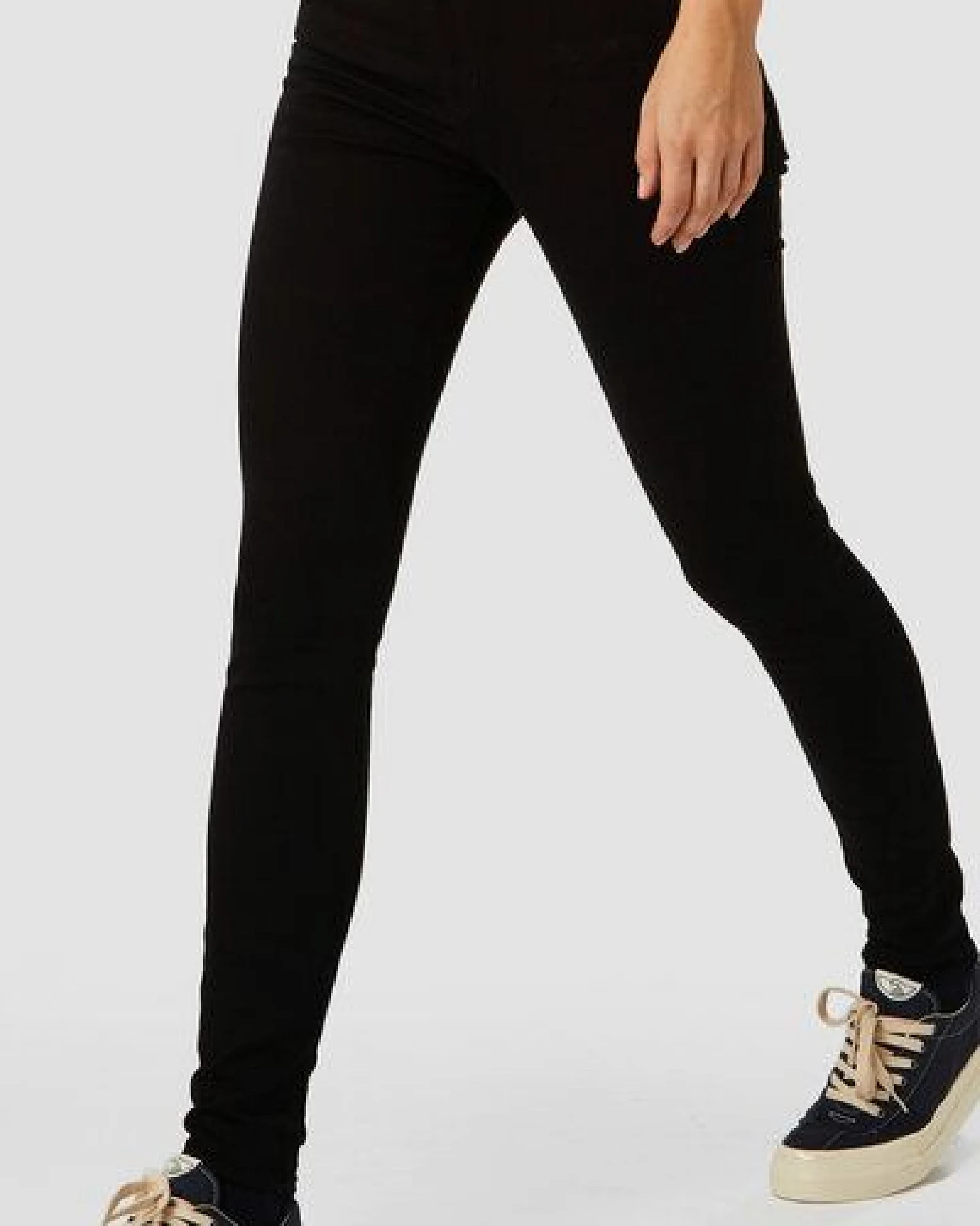 Kings Of Indigo Jeans - Christina High - Stay Black Rinse – Ansicht 2