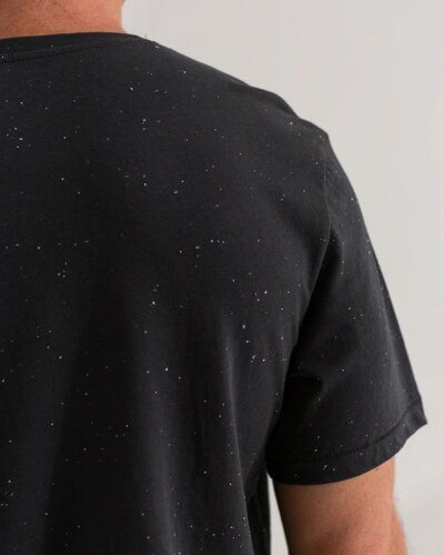 TWOTHIRDS T-Shirt "Qalito" dark sand aus Bio Baumwolle – Ansicht 3