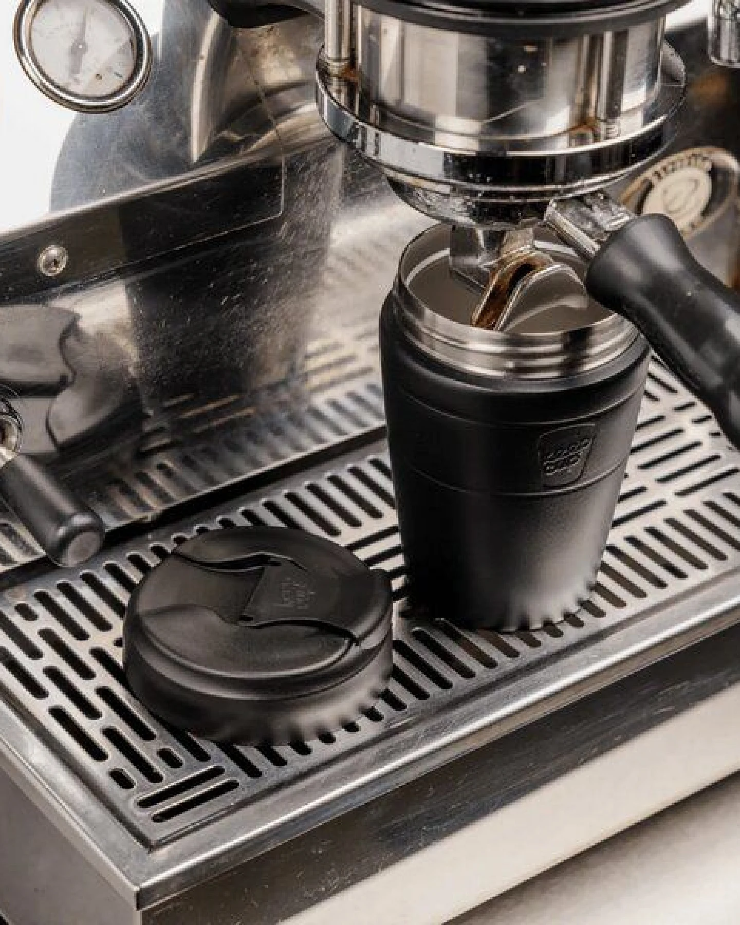 KeepCup COMMUTER TRAVEL MUG - Thermobecher aus Edelstahl, auslaufsicher – Ansicht 3