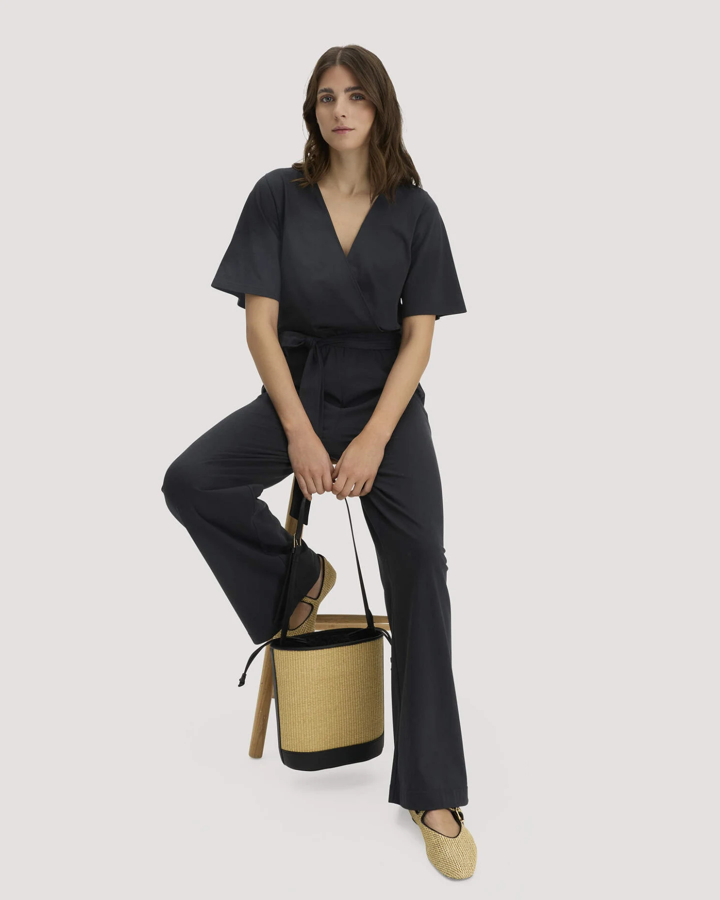 hessnatur Damen Jersey Overall Relaxed aus Bio-Baumwolle - schwarz - Größe 42 – Ansicht 4