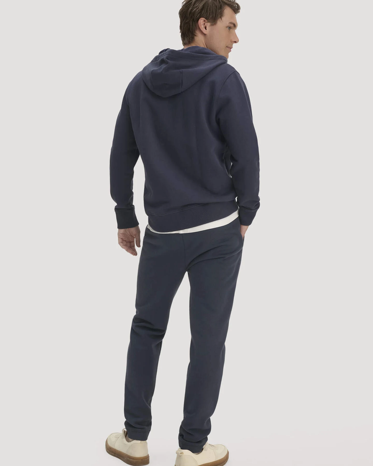 hessnatur Herren Sweathose TRIAS Relaxed aus Bio-Baumwolle mit recycelter Baumwolle - blau - Größe S – Ansicht 4