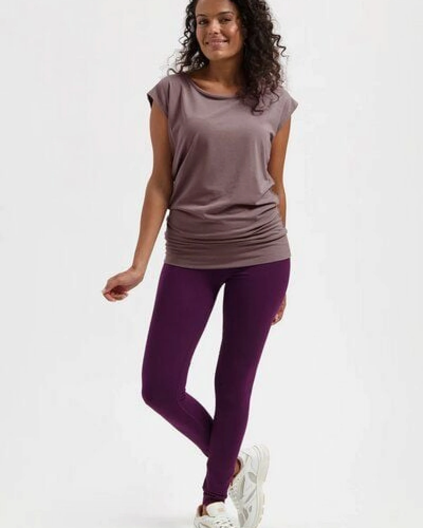 Urban Goddess Lockeres Asana-Yoga-Shirt – Ansicht 4