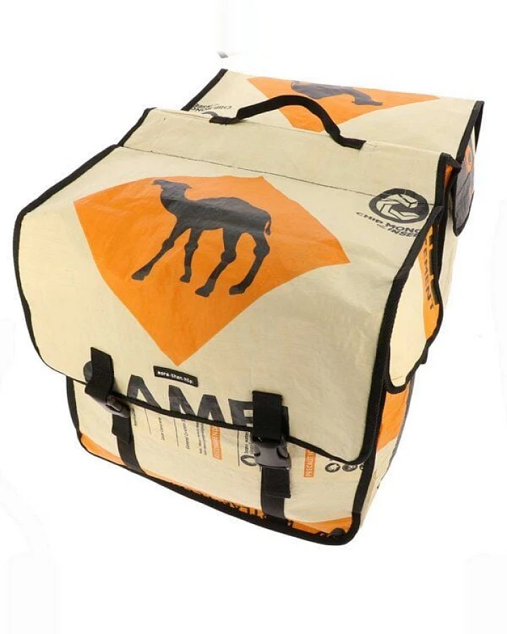 MoreThanHip Doppelte Fahrradtasche aus recycelten Zement- oder Fischfuttersäcken - Mumba