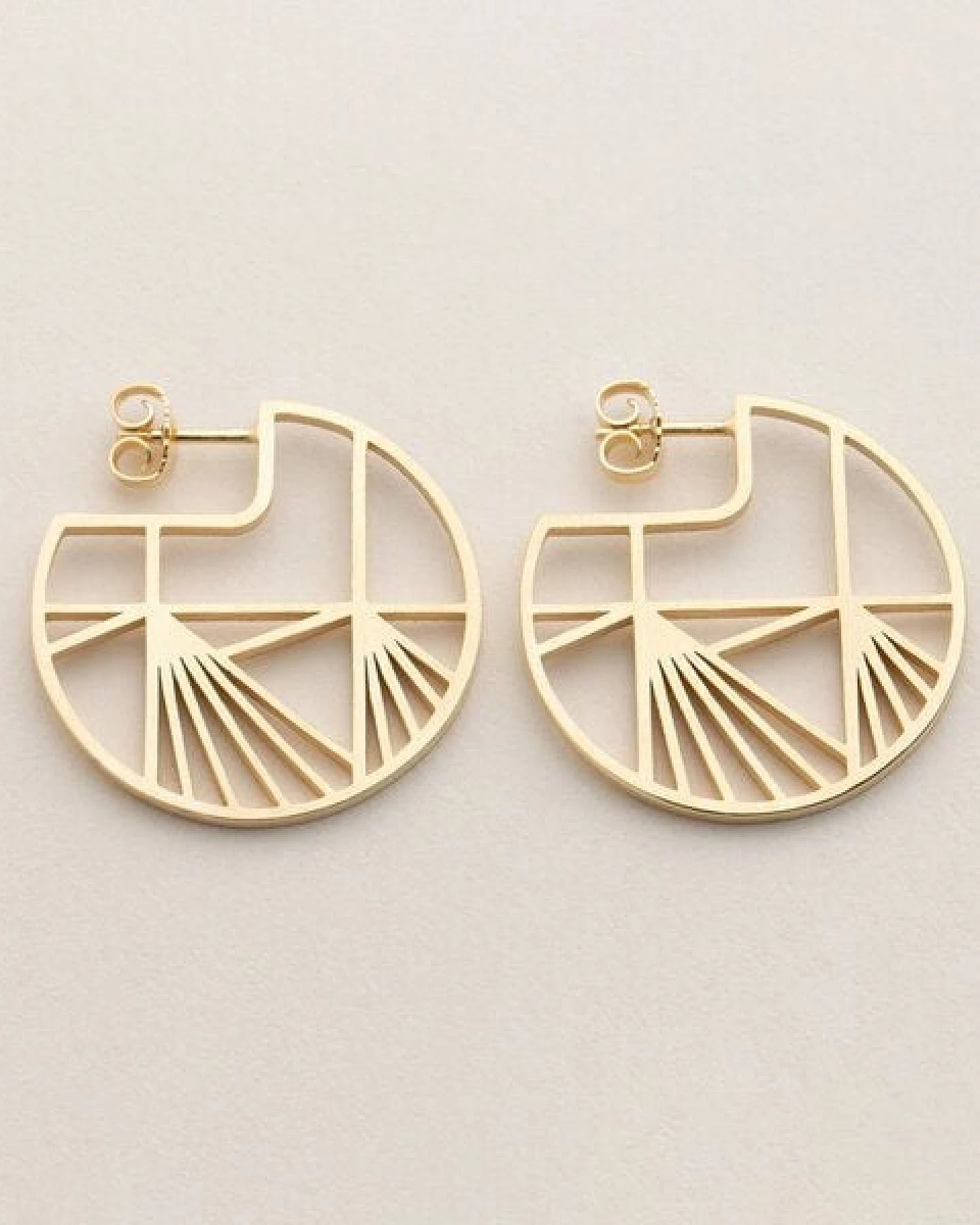 ChristinaPauls Slow jewellery Creole Aino, groß in Silber und Gold – Ansicht 3