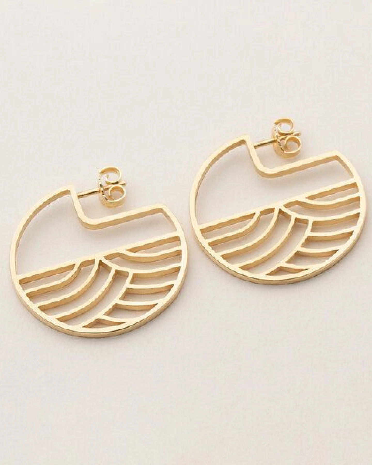 ChristinaPauls Slow jewellery Creole Kinki, groß in Gold und Silber – Ansicht 3