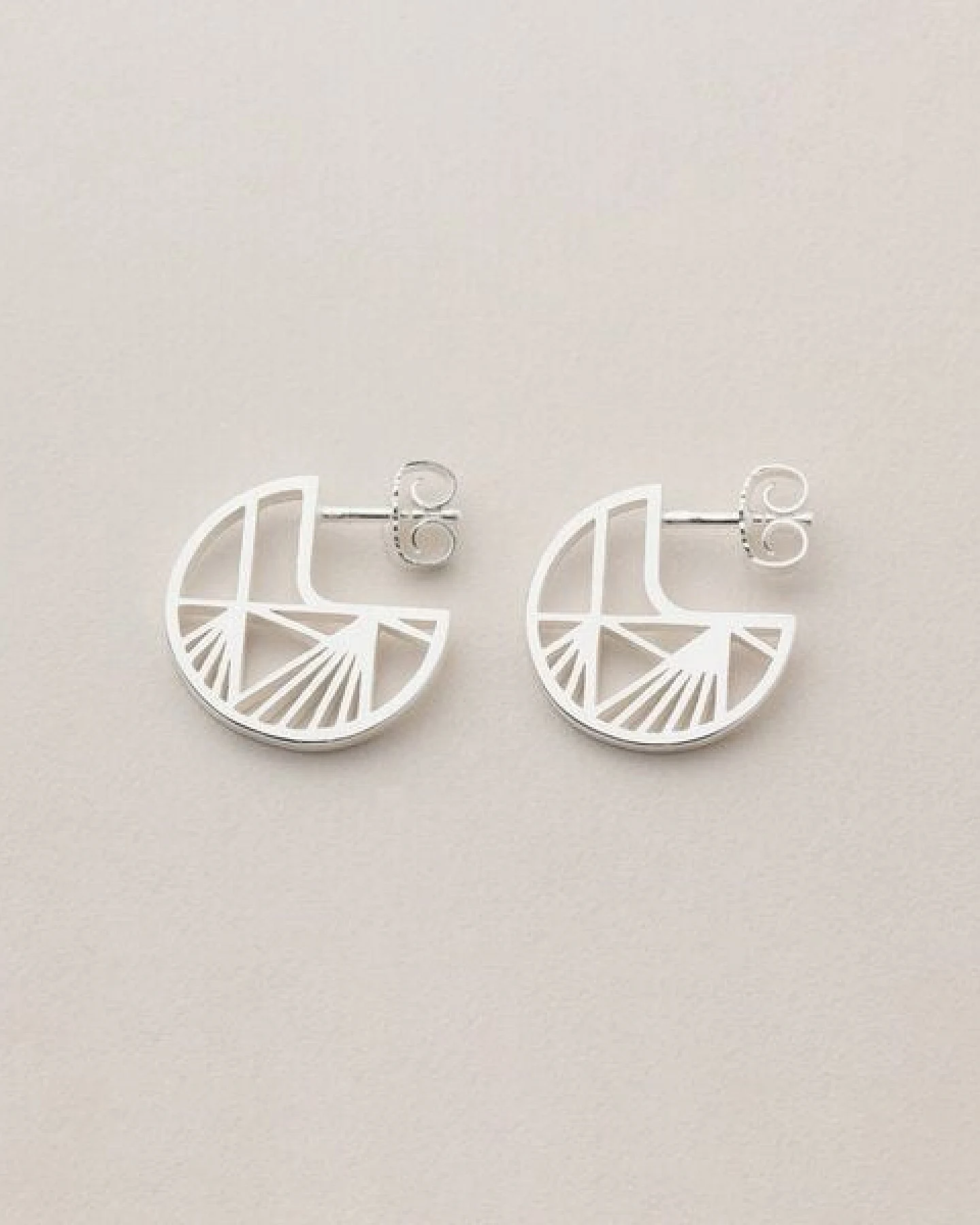ChristinaPauls Slow jewellery Creole Aino, klein in Silber und Gold – Ansicht 2