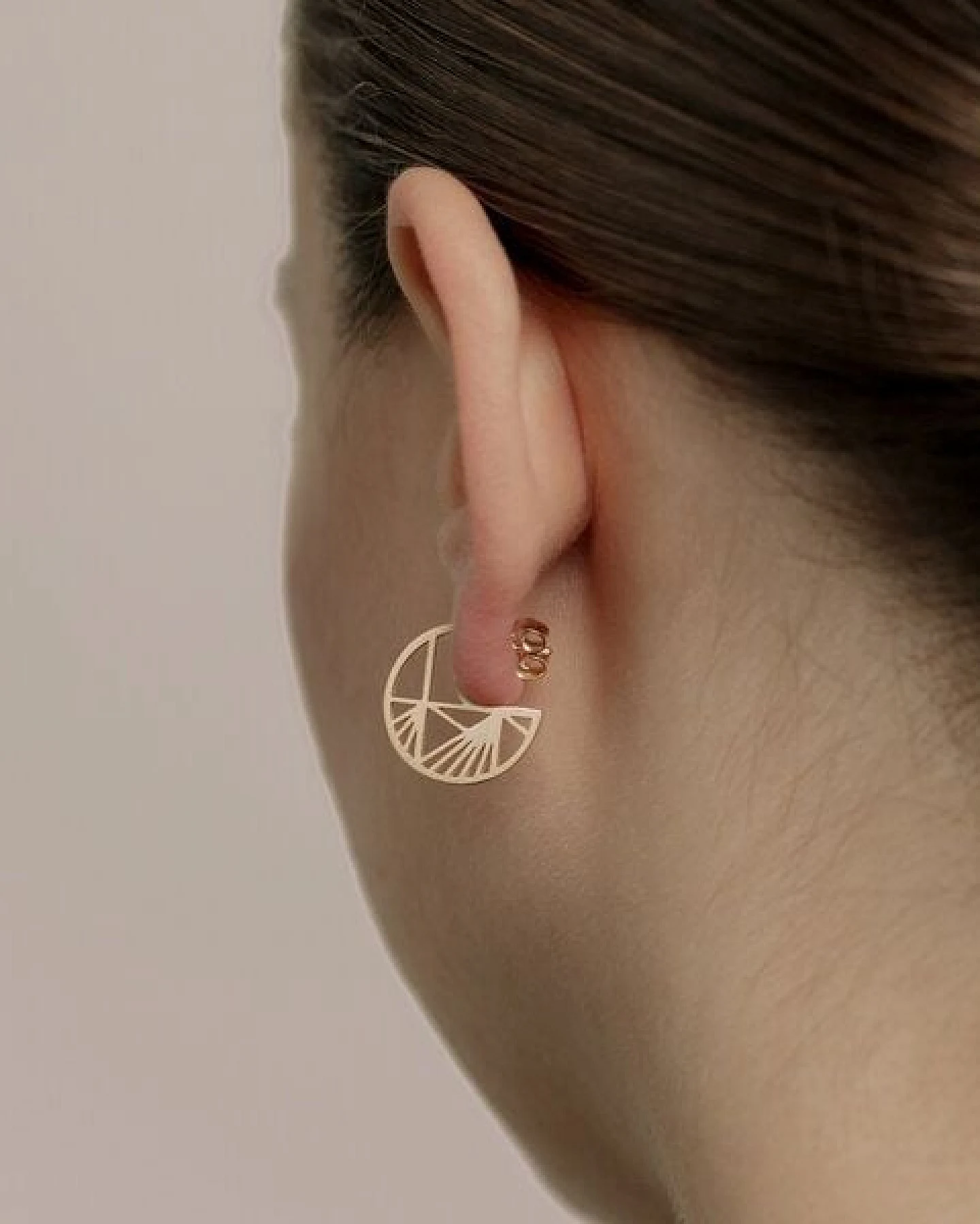 ChristinaPauls Slow jewellery Creole Aino, klein in Silber und Gold – Ansicht 2