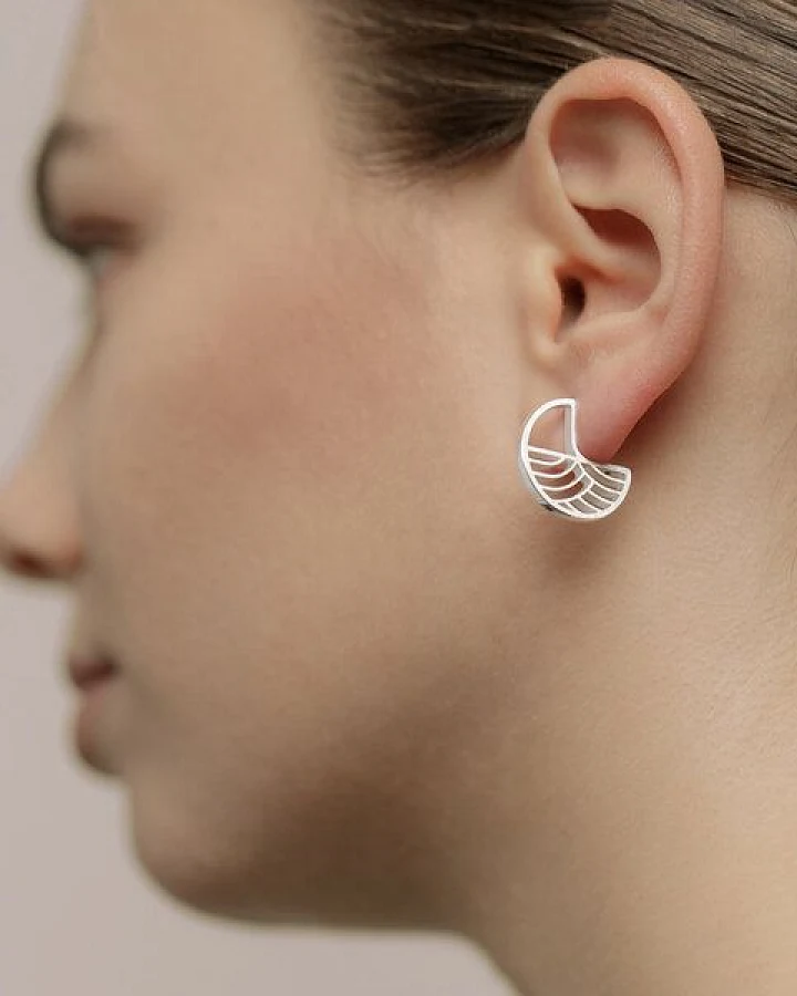ChristinaPauls Slow jewellery Creole Kinki, klein in Gold und Silber